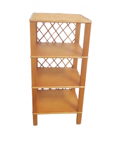 Estante elaborado en mimbre y madera